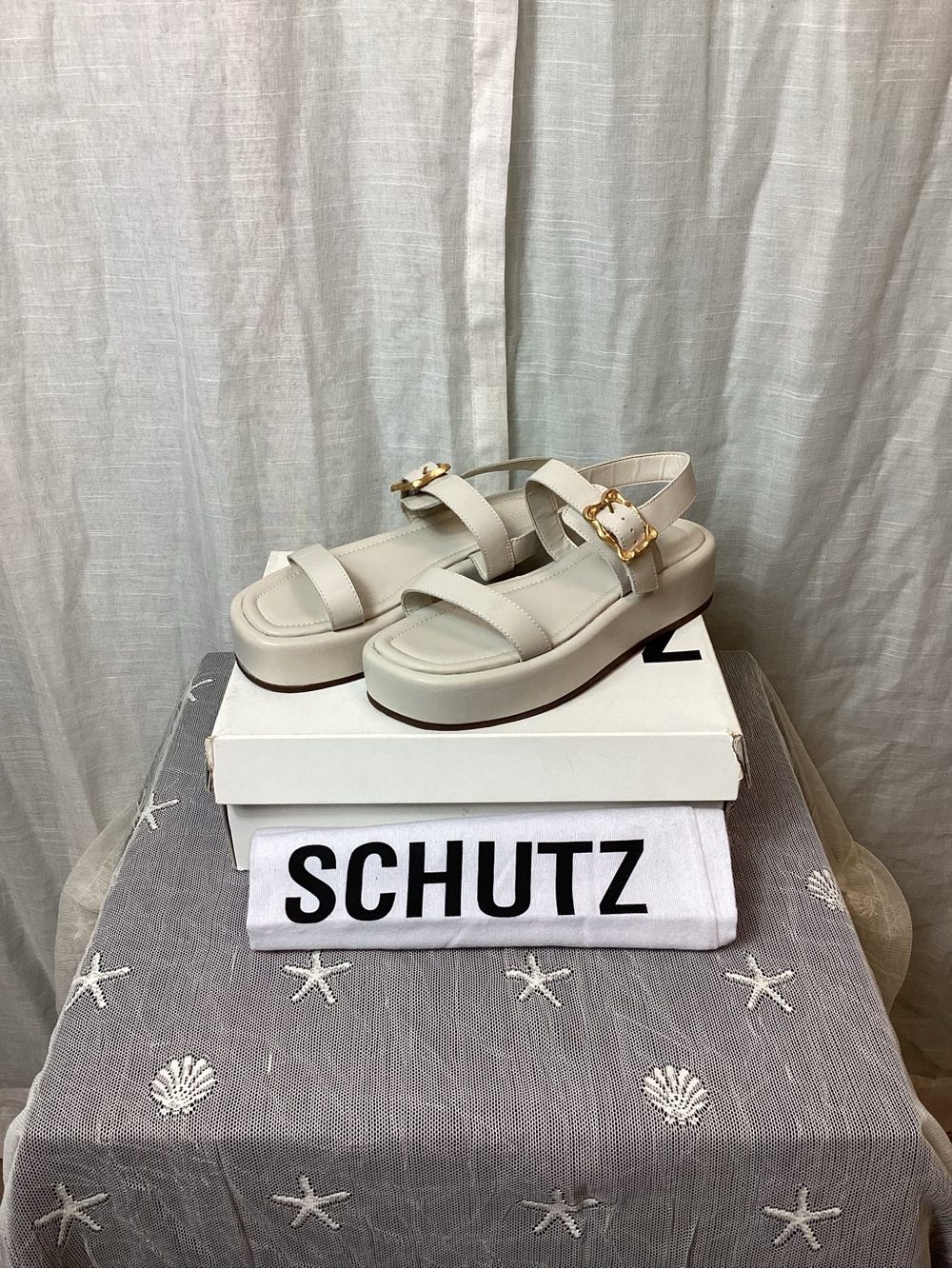 NWT SCHUTZ Evereve Wavy Ankle Strap Platform Sandals- Pearl; Size: 7B